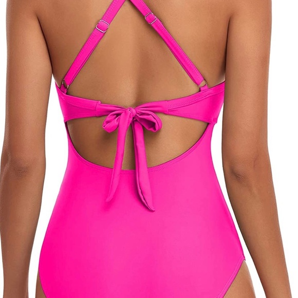 Tummy control One piece bathingsuit with cut out full coverage bottom Medium - Picture 3 of 6